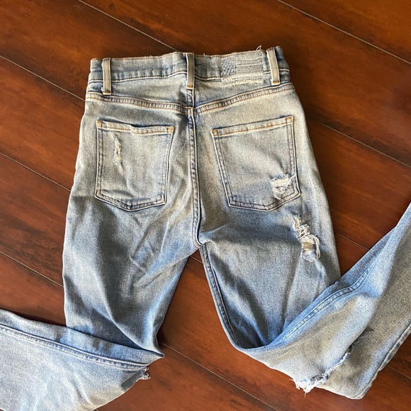 Revice distressed crop jeans - Picture 3 of 5